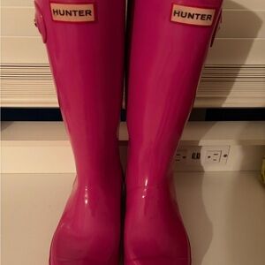 Hunter Women's Vibrant Pink Rain Boots